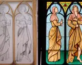 Esquisse d'un vitrail simple montrant deux femmes en robe, l'une tenant une bougie. Le vitrail coloré final est à droite.